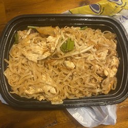 Baan Thai - Chicken Pad Thai