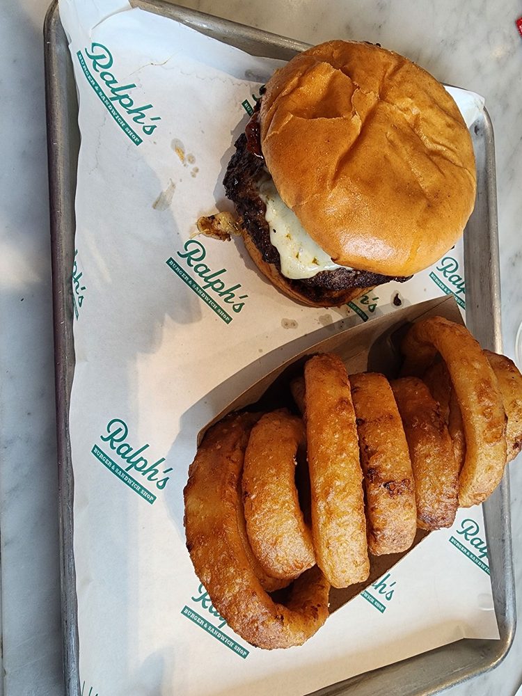 Ralph's Burger and Sandwich Shop Image
