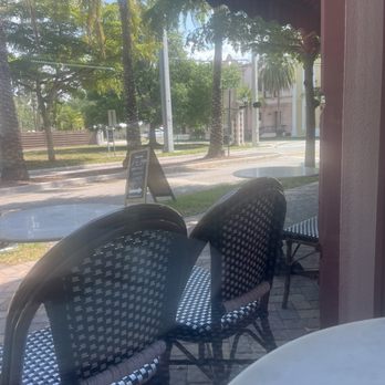 Blvd Cafe - Patio area, view out the window - Cafes Near Me - Sarasota, Florida Blvd Cafe - Patio area, view out the window - Cafes Near Me - Sarasota, Florida
