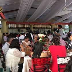 Quinta Los Jarrones - Para eventos y al fondo el grupo musical