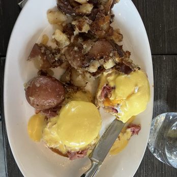 Bennett's Westside Grill - Eggs Benedict - American Near Me - Rocklin, California