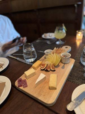 Arethusa al tavolo by null