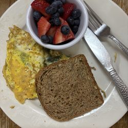 GET Cafe - Dont mind half of my omelette + toast haha (I was hungry and then snapped the photo midway)