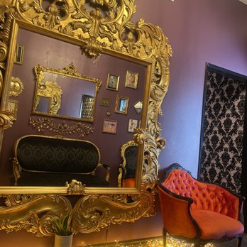 The Wax Queen - Amazing mirror - Skin Care Near Me - Rosemead, California