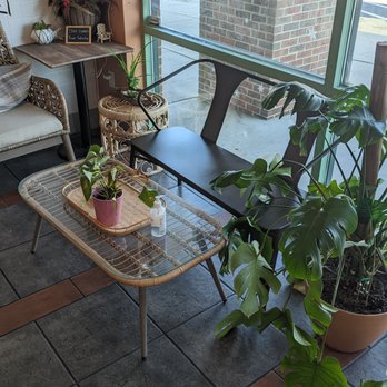 Pika Tea - small sitting area - Bubble Tea Near Me - Greensboro, North Carolina