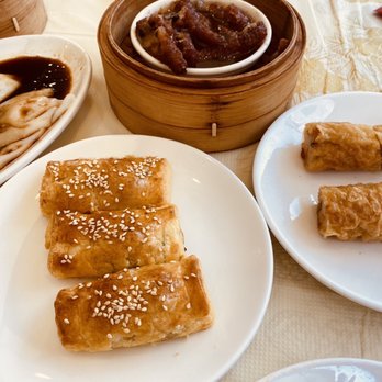 Hei La Moon - Pastry And chicken feet - Dim Sum Near Me - Boston, Massachusetts