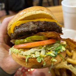 Foster's Grille - Bacon cheeseburger