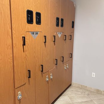 Meridian Day Spa - Locker room - Day Spas Near Me - Commerce, California Meridian Day Spa - Locker room - Day Spas Near Me - Commerce, California