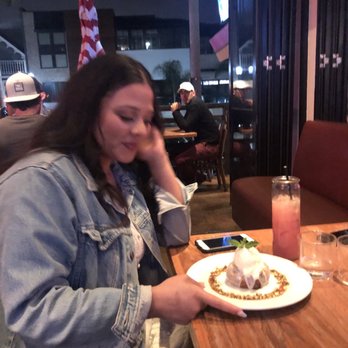 Simmzy's - American Near Me - Manhattan Beach, California