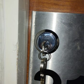 Hackney 247 Locksmith - A Yale nightlatch replaced - Keys & Locksmiths Near Me - London, XGL Hackney 247 Locksmith - A Yale nightlatch replaced - Keys & Locksmiths Near Me - London, XGL