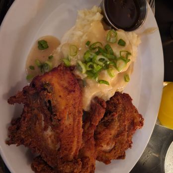 Walter's - New American Near Me - Brooklyn, New York
