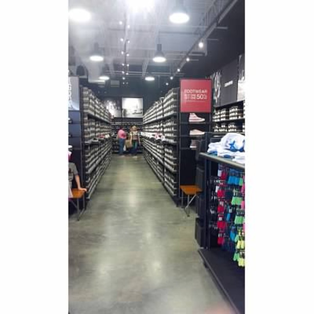 nike factory store springfield