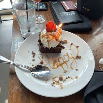 MAX's Wine Dive - Wine Bars Near Me - Houston, Texas MAX's Wine Dive - Wine Bars Near Me - Houston, Texas