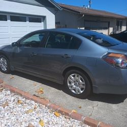 Auto 4 Less - Nissan Altima