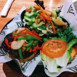 Montana's BBQ & Bar - Veggie burger