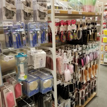Miniso - Hair brushes and shaving kits - Discount Store Near Me - Toronto, Ontario