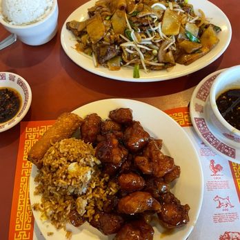 Yang's Chinese Restaurant - Beef chow fun & Sesame chicken - Chinese Near Me - Woodbury, Minnesota Yang's Chinese Restaurant - Beef chow fun & Sesame chicken - Chinese Near Me - Woodbury, Minnesota