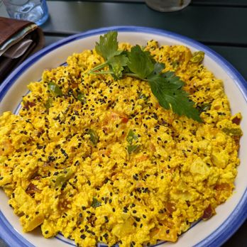 Meet Me Halfway - Vegan Scramble - Coffee & Tea Near Me - Berlin, BE