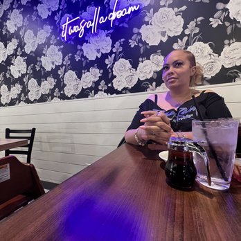 Honeybear Cafe - Great place!!! We love it. - Breakfast & Brunch Near Me - Chicago, Illinois