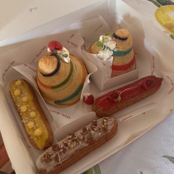 Vavin Dessert Bar - Rainbow croissants and eclairs - Bakeries Near Me - Honolulu, Hawaii Vavin Dessert Bar - Rainbow croissants and eclairs - Bakeries Near Me - Honolulu, Hawaii