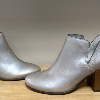 Indigo's Boutique - These would be great with a pair of dark jeans. - Jewelry Near Me - Decatur, Alabama