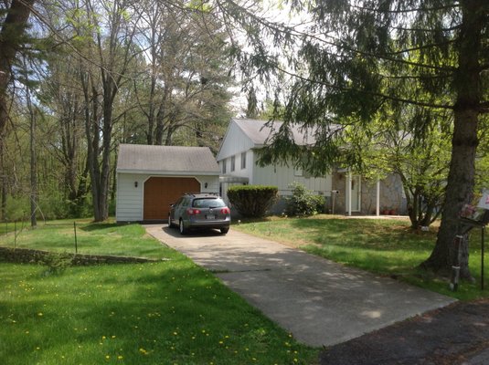 Leo's Overhead Doors