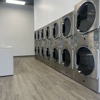 Maria's Lavanderia - Laundromat Near Me - Newhall, California Maria's Lavanderia - Laundromat Near Me - Newhall, California