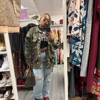 Memories on Wayberry - Consigned jeans - Used, Vintage & Consignment Near Me - Edgewater, Maryland