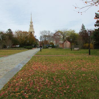 Queen Anne's Square - Path runs right through the square - Landmarks & Historical Buildings Near Me - Newport, Rhode Island