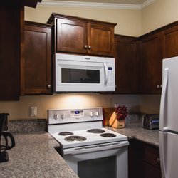 Freeport Extended Stay Studios - Kitchen with full size appliances