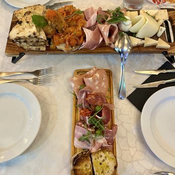 Al Garage - Meats & Cheeses board, bruschetta board - Italian Near Me - Lisbon, 11