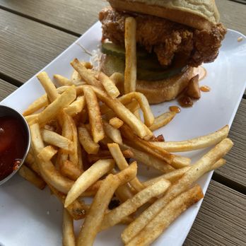 Ruby Slipper Central Business District - Fried chicken sandwich - Breakfast & Brunch Near Me - New Orleans, Louisiana Ruby Slipper Central Business District - Fried chicken sandwich - Breakfast & Brunch Near Me - New Orleans, Louisiana