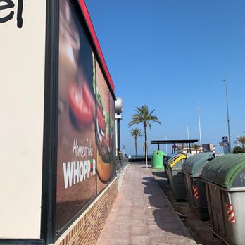 Burger King - Tipica comida rapida - Burgers Near Me - Grau i Platja, V Burger King - Tipica comida rapida - Burgers Near Me - Grau i Platja, V