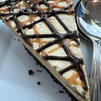 Crabby's Dockside - Reese's peanut butter pie - Seafood Near Me - Clearwater Beach, Florida