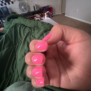Swan's Nail Spa - More chips - Nail Salons Near Me - Menifee, California
