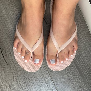 Hollywood Nails & Spa - Nail Salons Near Me - Elk Grove, California