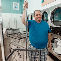 Soapy Suds Laundromat - Pepe (his wife is the manager) was very helpful and one of the nicest guys I've had the pleasure of talking with. Lots of great stories!