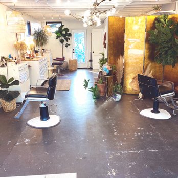 Plume Salon - Plume Salon - Let's get you Plume Pretty - booking is easy! plumesalonatx.com - Hair Salons Near Me - Austin, Texas