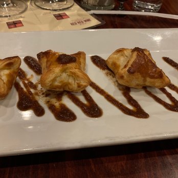 Red Red Wine Bar - Baked Brie - Wine Bars Near Me - Annapolis, Maryland Red Red Wine Bar - Baked Brie - Wine Bars Near Me - Annapolis, Maryland