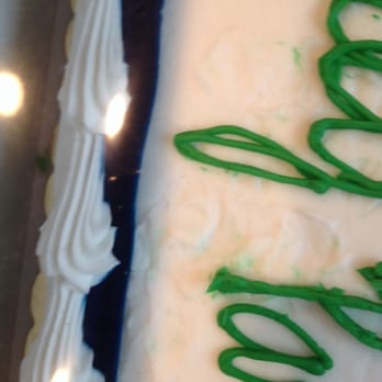 GIANT Food Store - Cake mistake. :(( - Grocery Near Me - Havertown, Pennsylvania GIANT Food Store - Cake mistake. :(( - Grocery Near Me - Havertown, Pennsylvania