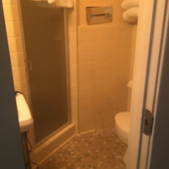 Doherty Hotel - Small Bathroom - Hotels Near Me - Clare, Michigan Doherty Hotel - Small Bathroom - Hotels Near Me - Clare, Michigan