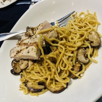 Yard House - Shiitake Garlic Noodles - Bars Near Me - Roseville, California Yard House - Shiitake Garlic Noodles - Bars Near Me - Roseville, California
