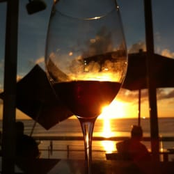 La Europea - Un vinito ante un hermoso atardecer