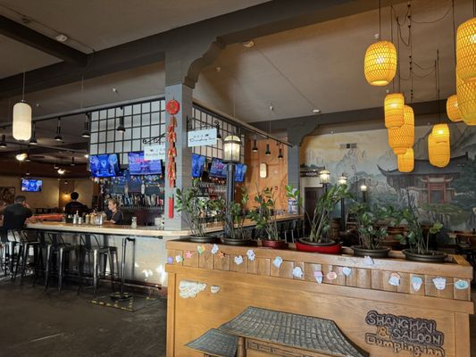 Dumpling Inn & Shanghai Saloon by null