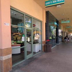 Lucky's Dog House - Entrance through the Janss Marketplace
