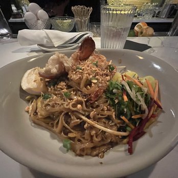 Poor Calvin's - Shrimp and lobster Phad Thai - Asian Fusion Near Me - Atlanta, Georgia