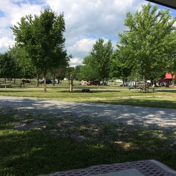 Ideal Beach Resort - Resorts Near Me - Monticello, Indiana