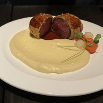 Gordon Ramsay Hell's Kitchen - Beef Wellington - Steakhouses Near Me - Stateline, Nevada Gordon Ramsay Hell's Kitchen - Beef Wellington - Steakhouses Near Me - Stateline, Nevada