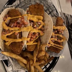 Sun Harbor Seafood & Grill - Fish tacos - great portion.