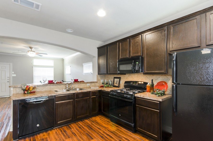 WOODGATE TOWNHOMES Updated August 2024 14 Photos 36 Woodland